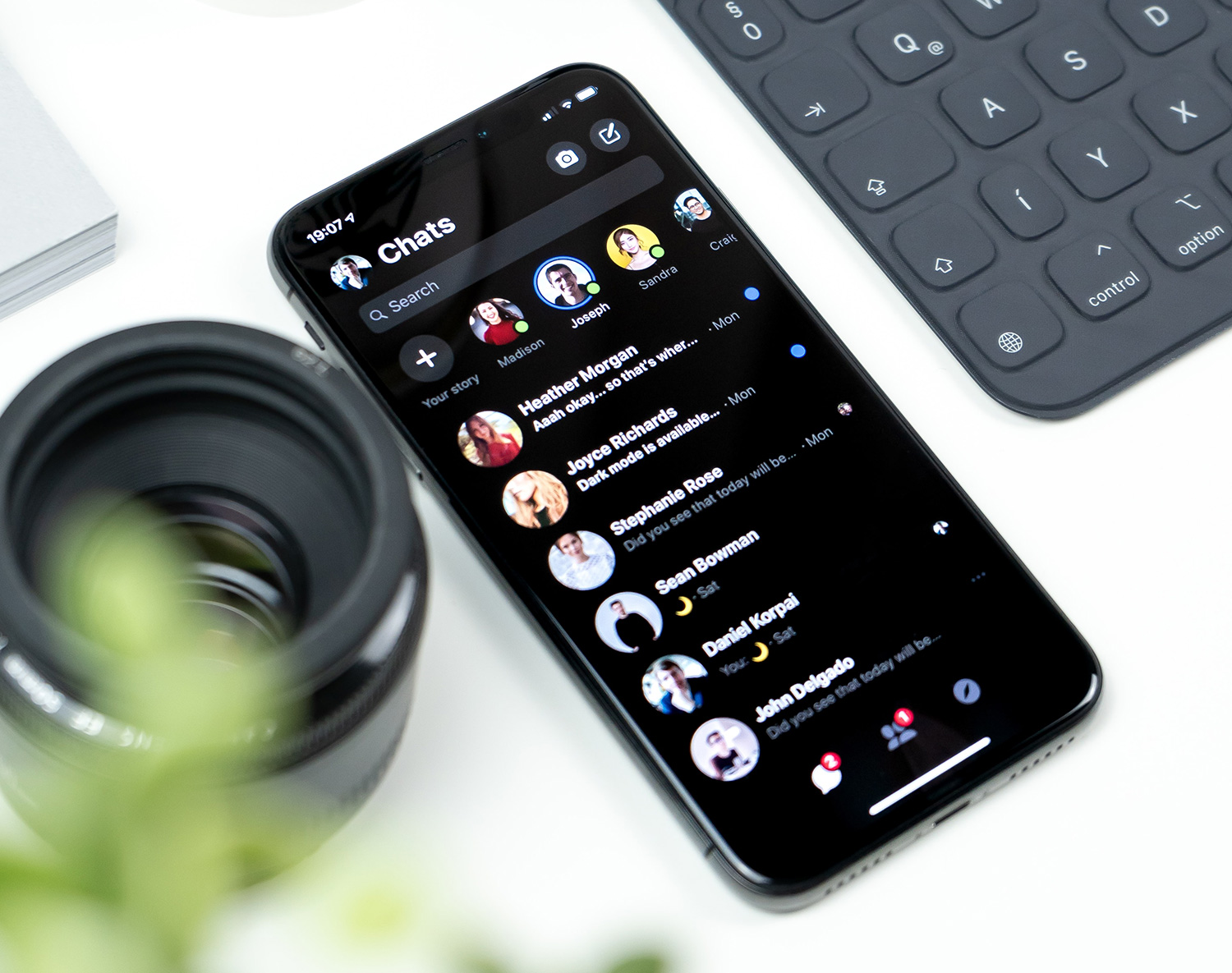 iPhone Dark mode